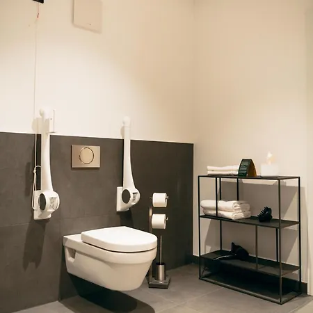 Target World Hunter's Hotel *