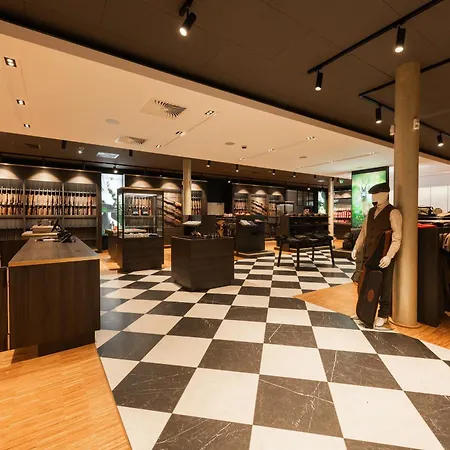 Target World Hunter's 酒店