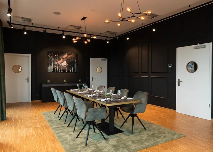 Hotel Target World Hunter's