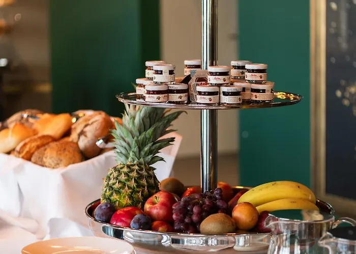 Target World Hunter's Hotel