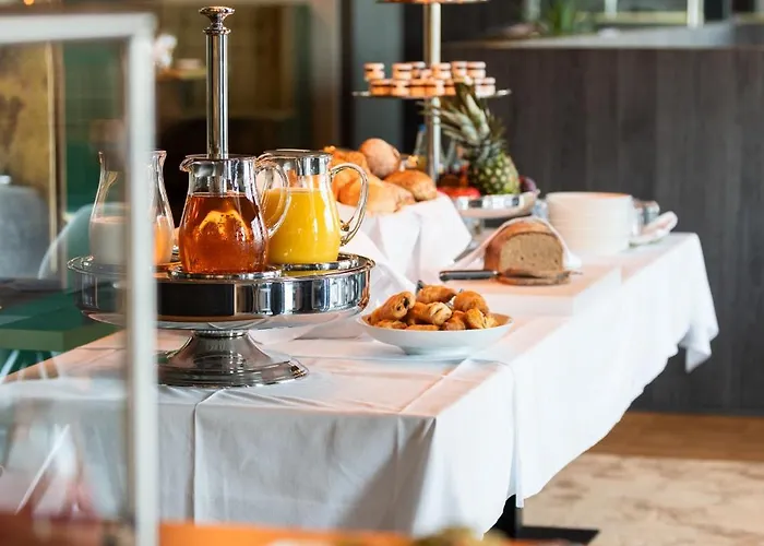 Hotel Target World Hunter's