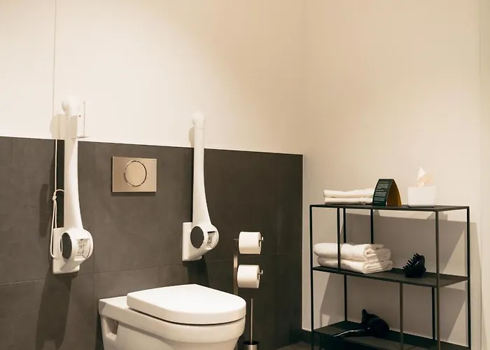 Target World Hunter's Hotel *