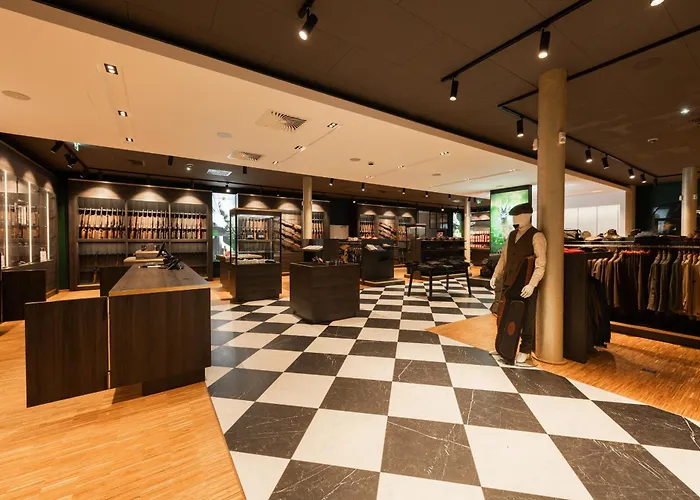 Target World Hunter's Hotel